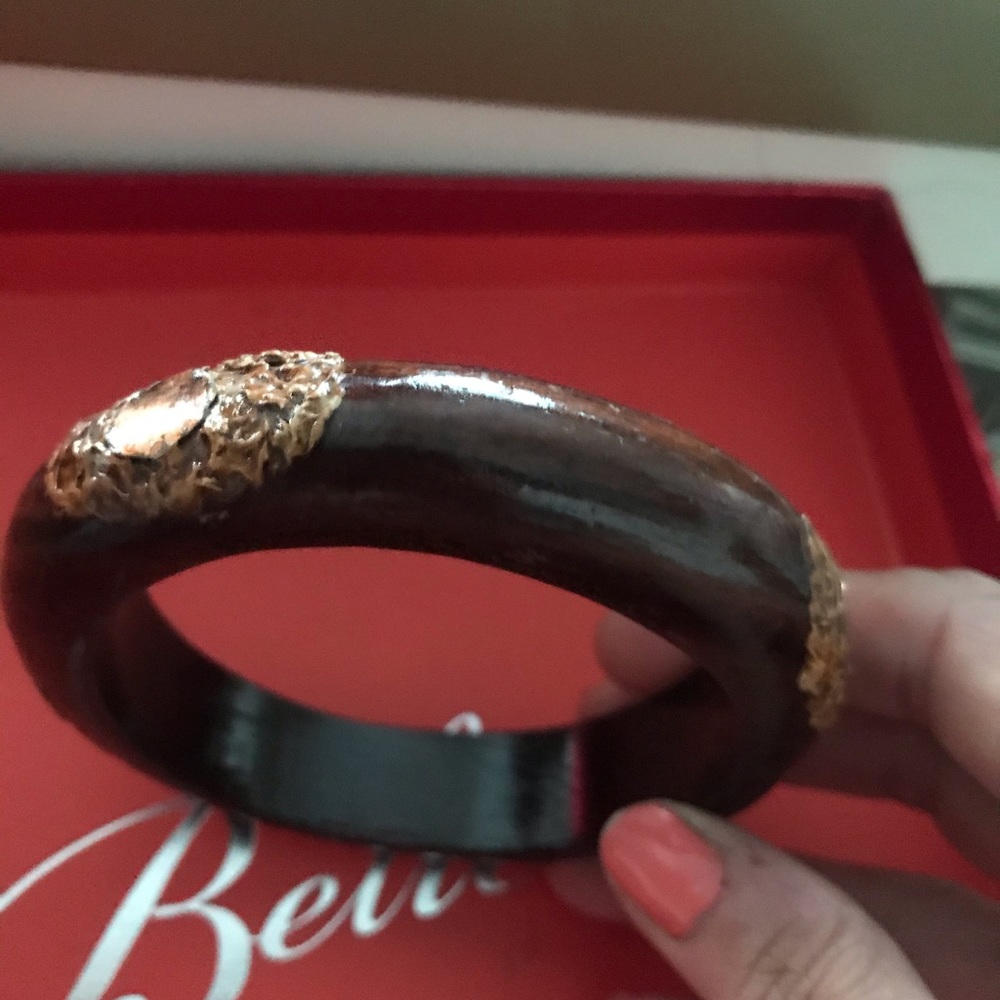 Gorgeous wooden bracelet from Hawaii